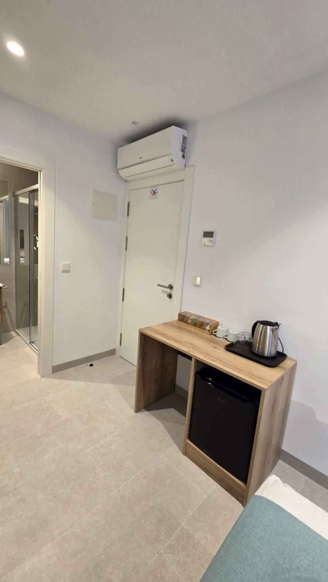 Hostal Rambla 24 By Holihome Alicante Eksteriør billede
