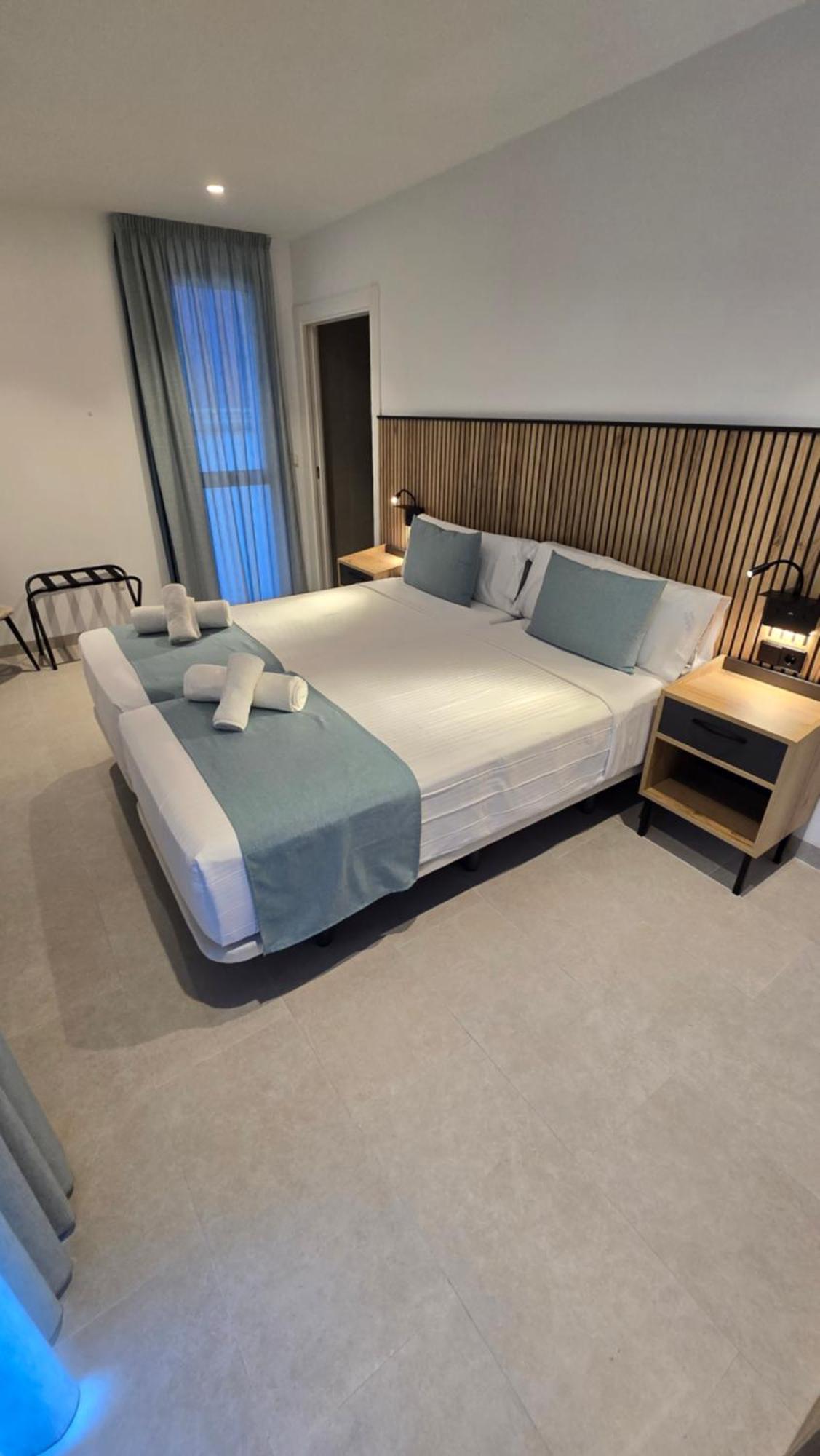 Hostal Rambla 24 By Holihome Alicante Eksteriør billede