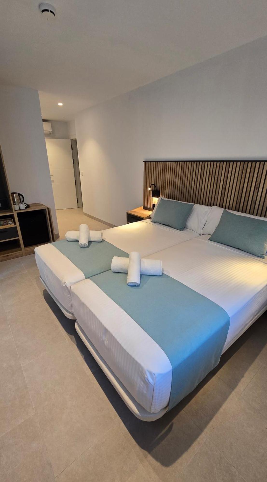Hostal Rambla 24 By Holihome Alicante Eksteriør billede