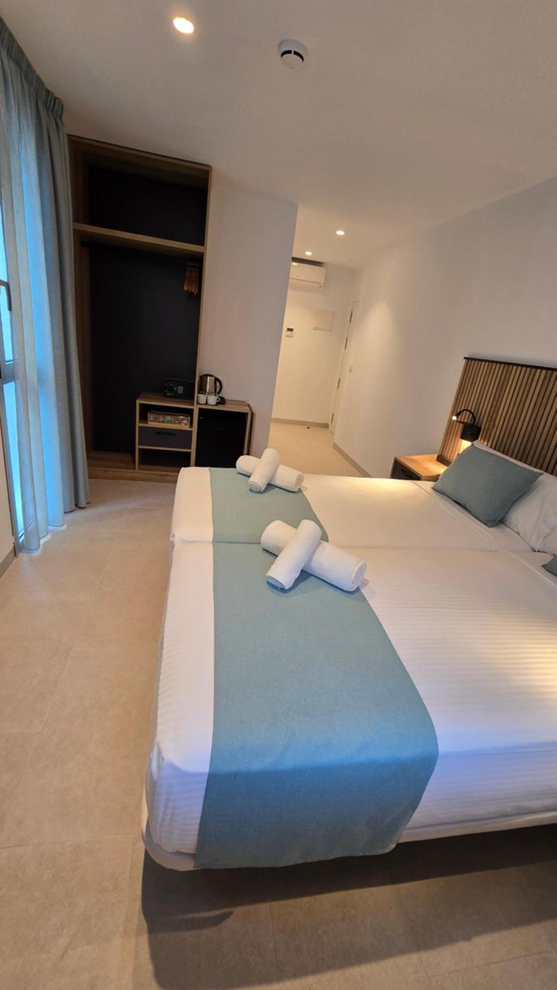 Hostal Rambla 24 By Holihome Alicante Eksteriør billede