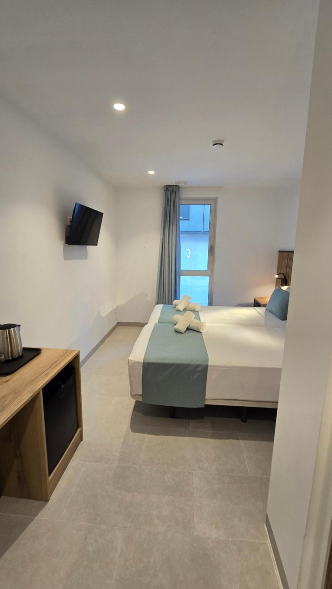 Hostal Rambla 24 By Holihome Alicante Eksteriør billede