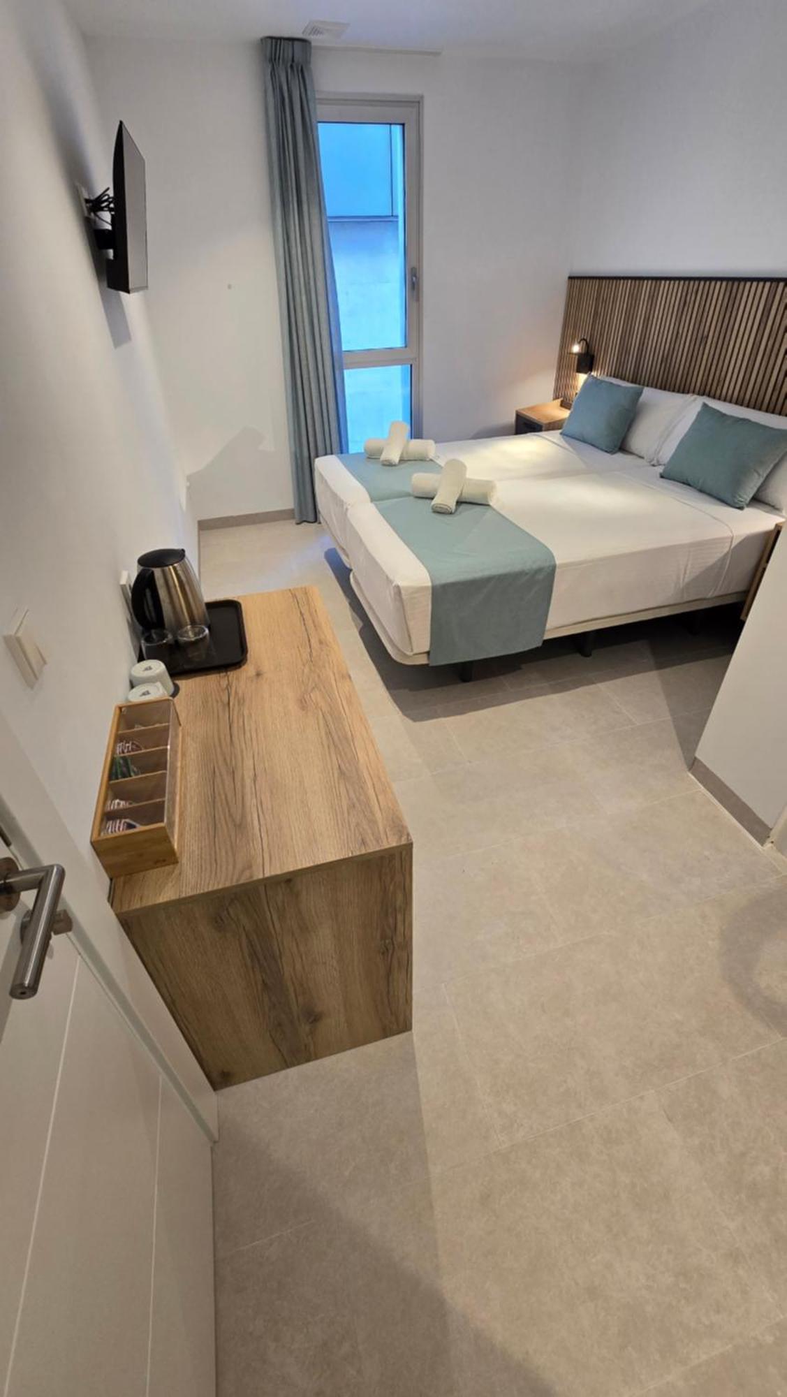 Hostal Rambla 24 By Holihome Alicante Eksteriør billede