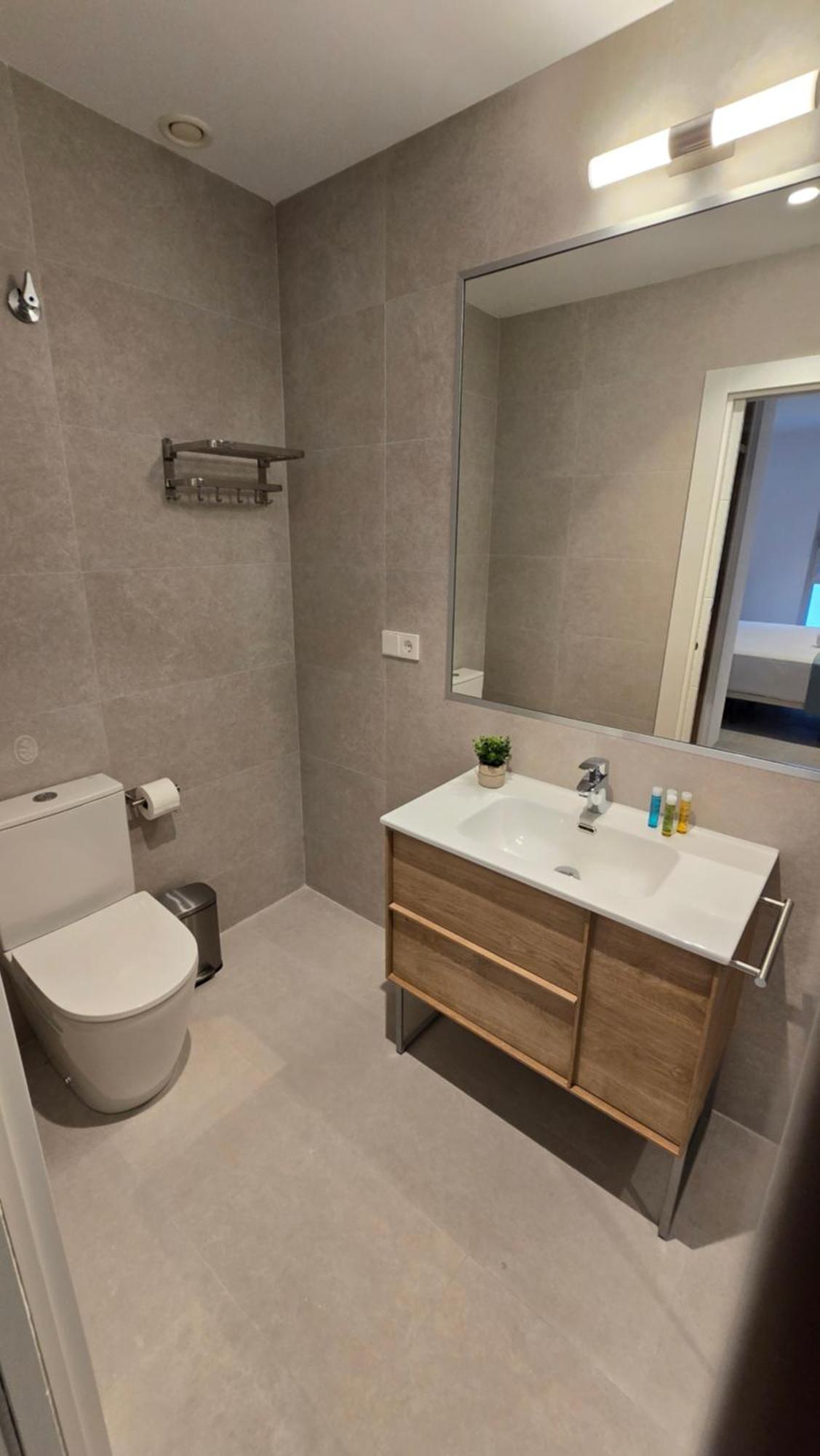 Hostal Rambla 24 By Holihome Alicante Eksteriør billede