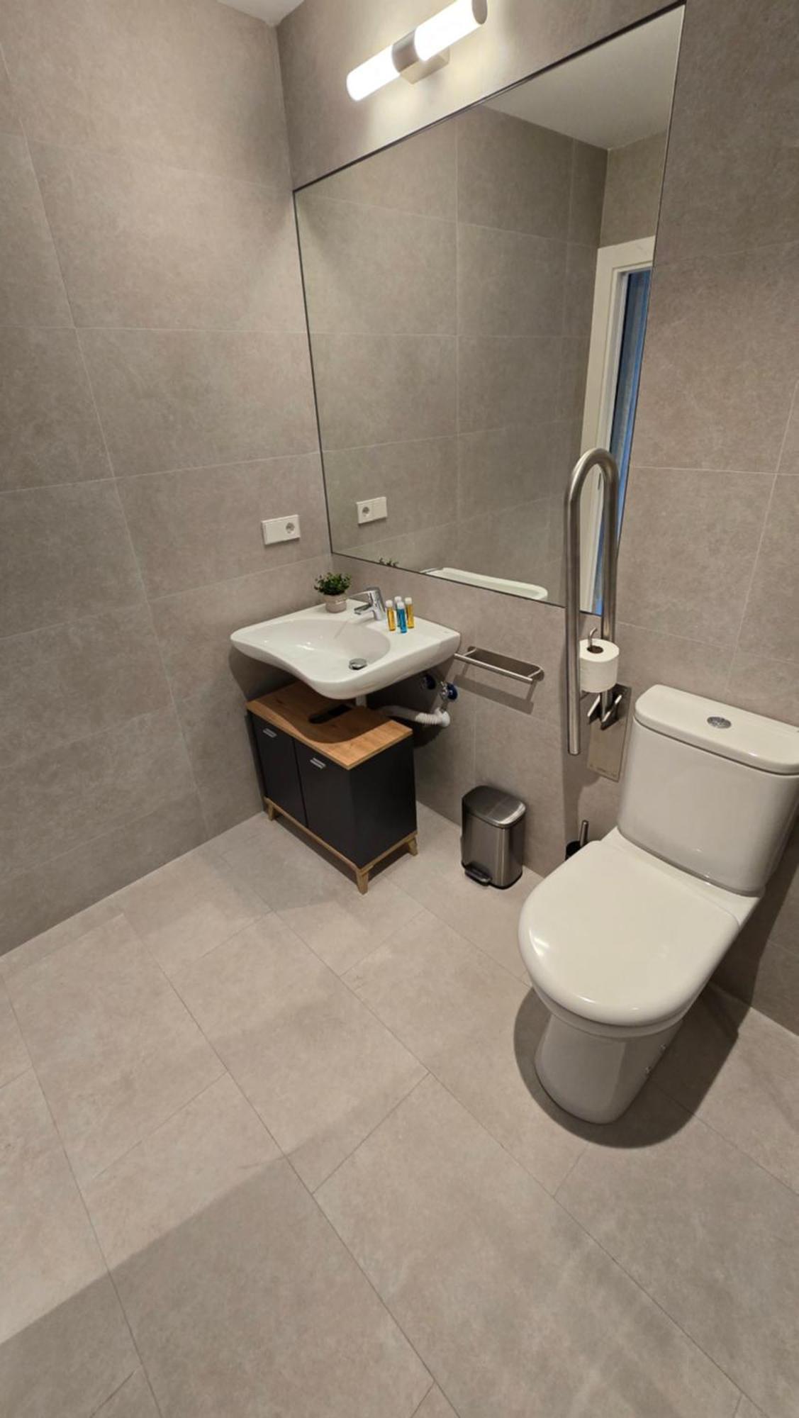 Hostal Rambla 24 By Holihome Alicante Eksteriør billede