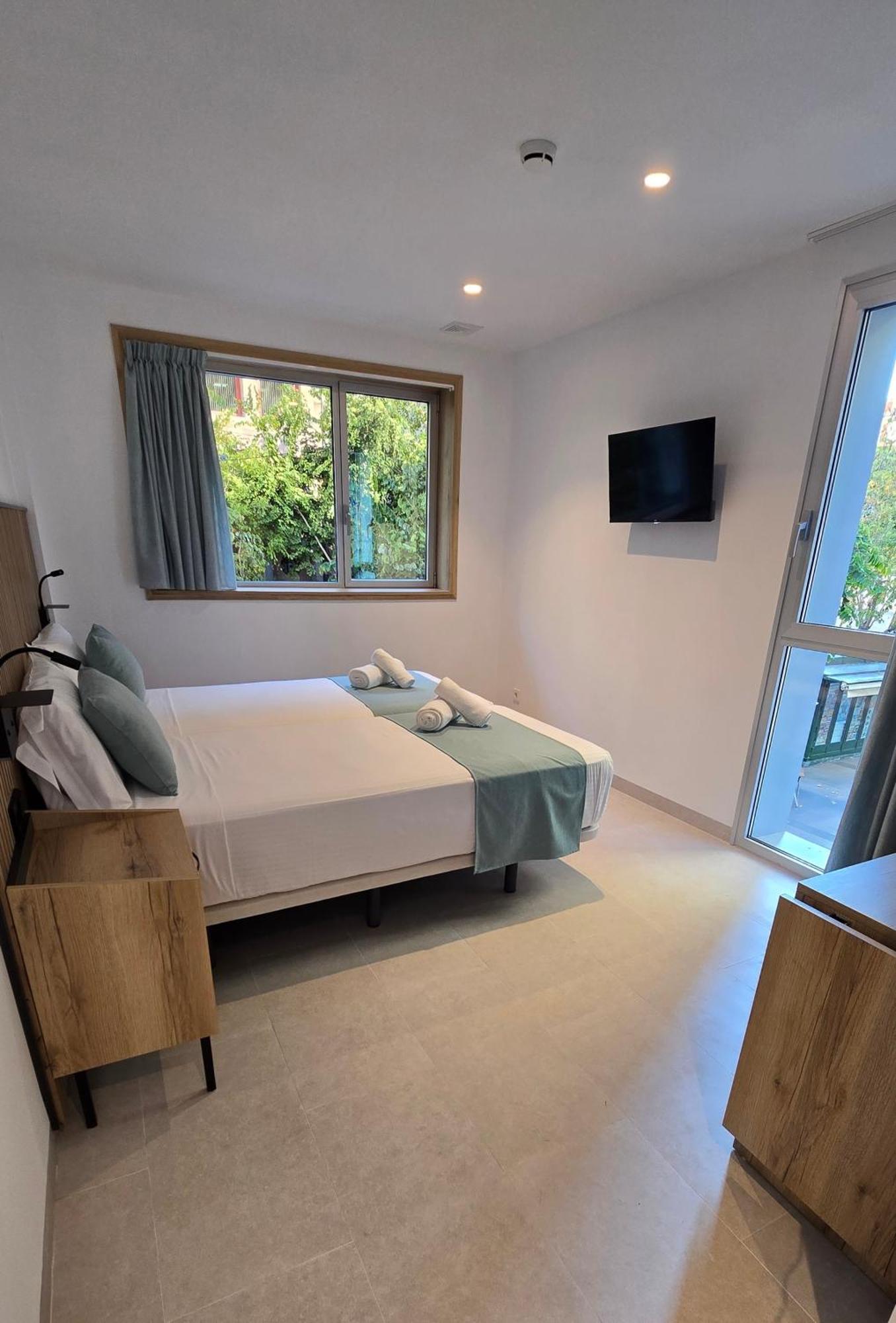 Hostal Rambla 24 By Holihome Alicante Eksteriør billede