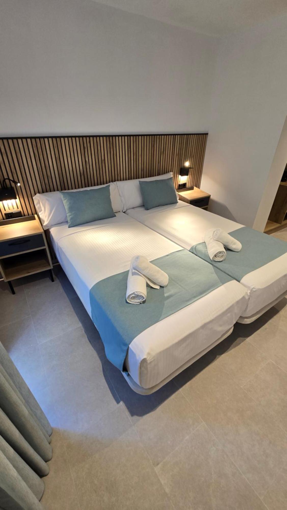 Hostal Rambla 24 By Holihome Alicante Eksteriør billede