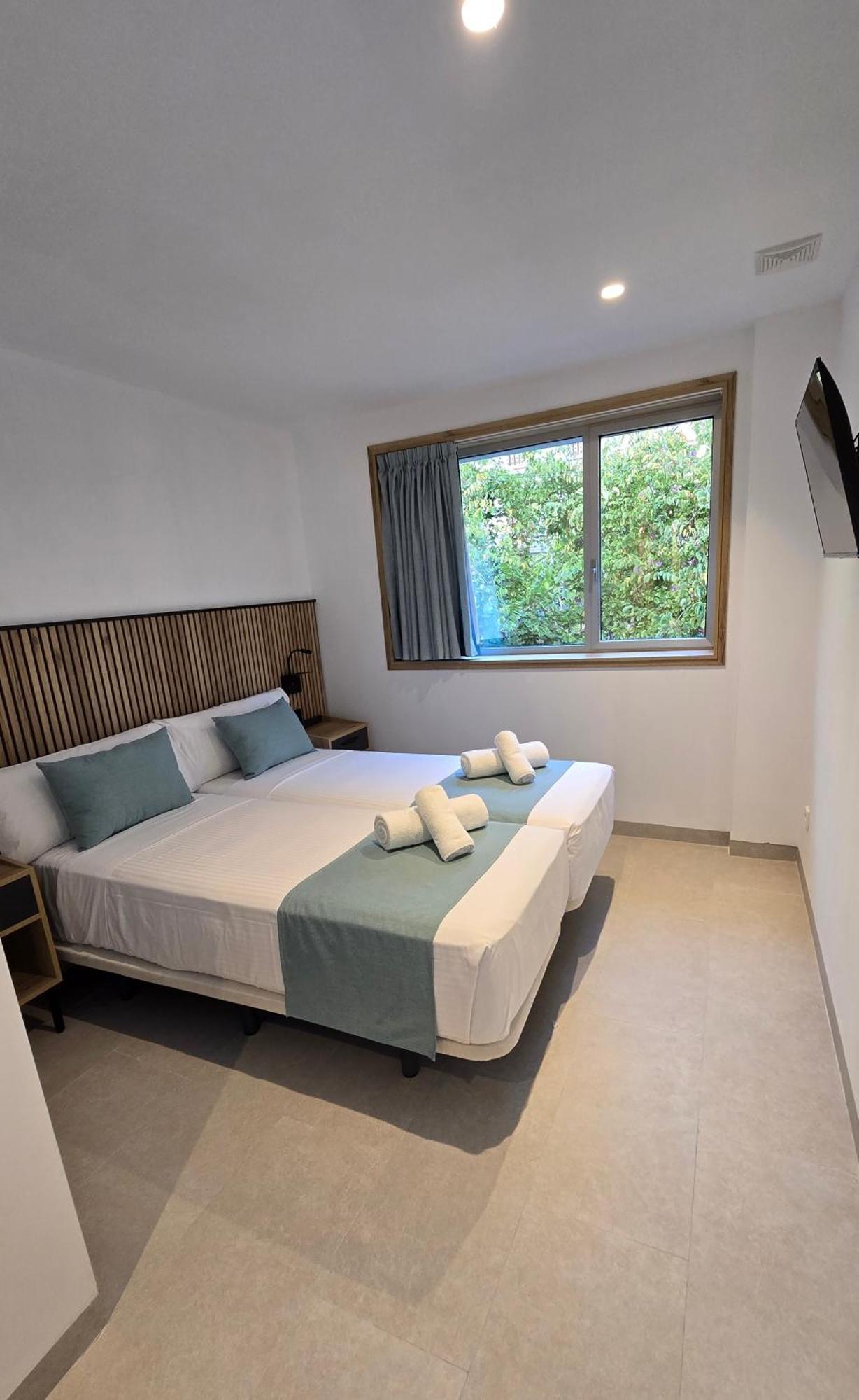 Hostal Rambla 24 By Holihome Alicante Eksteriør billede