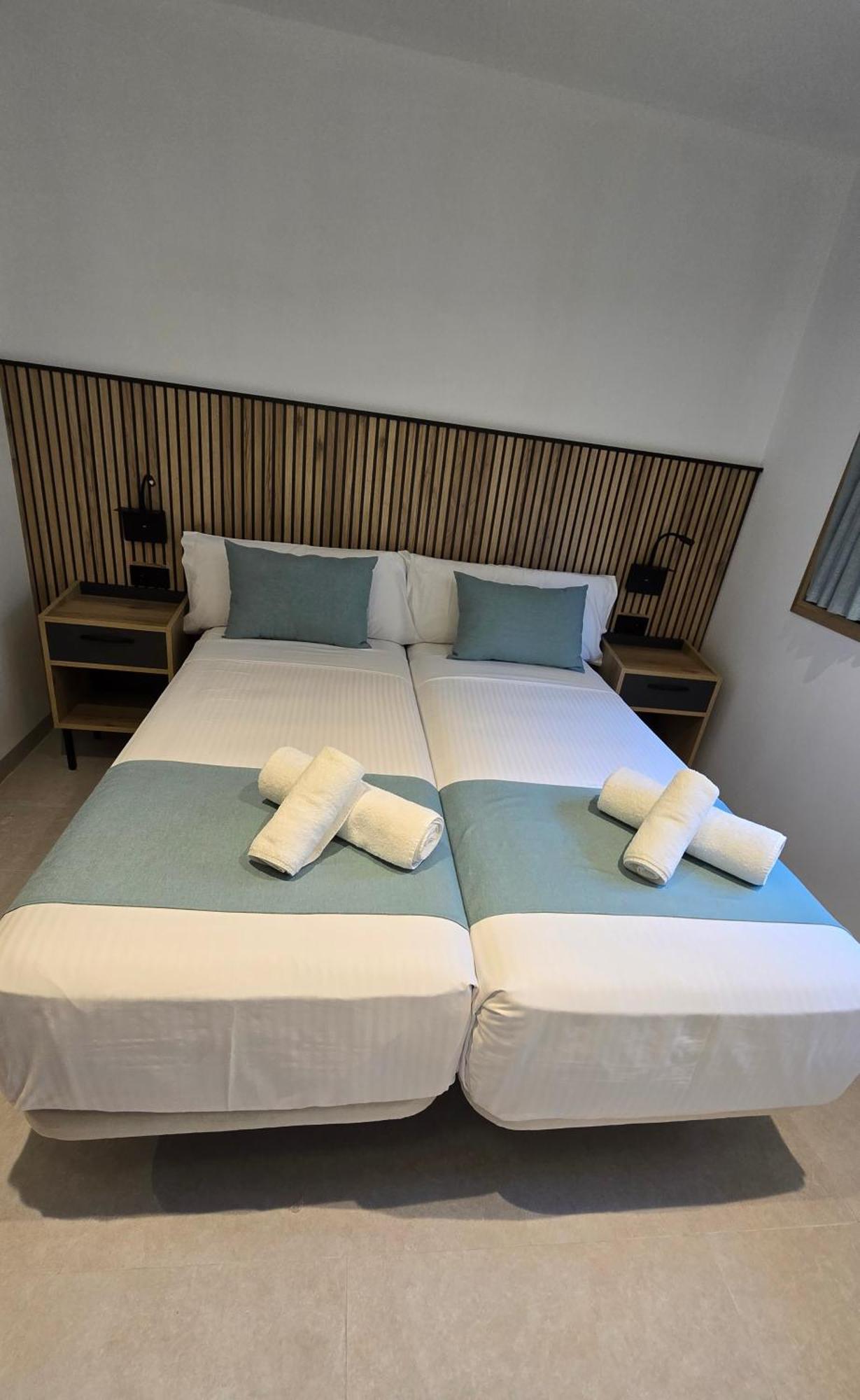 Hostal Rambla 24 By Holihome Alicante Eksteriør billede