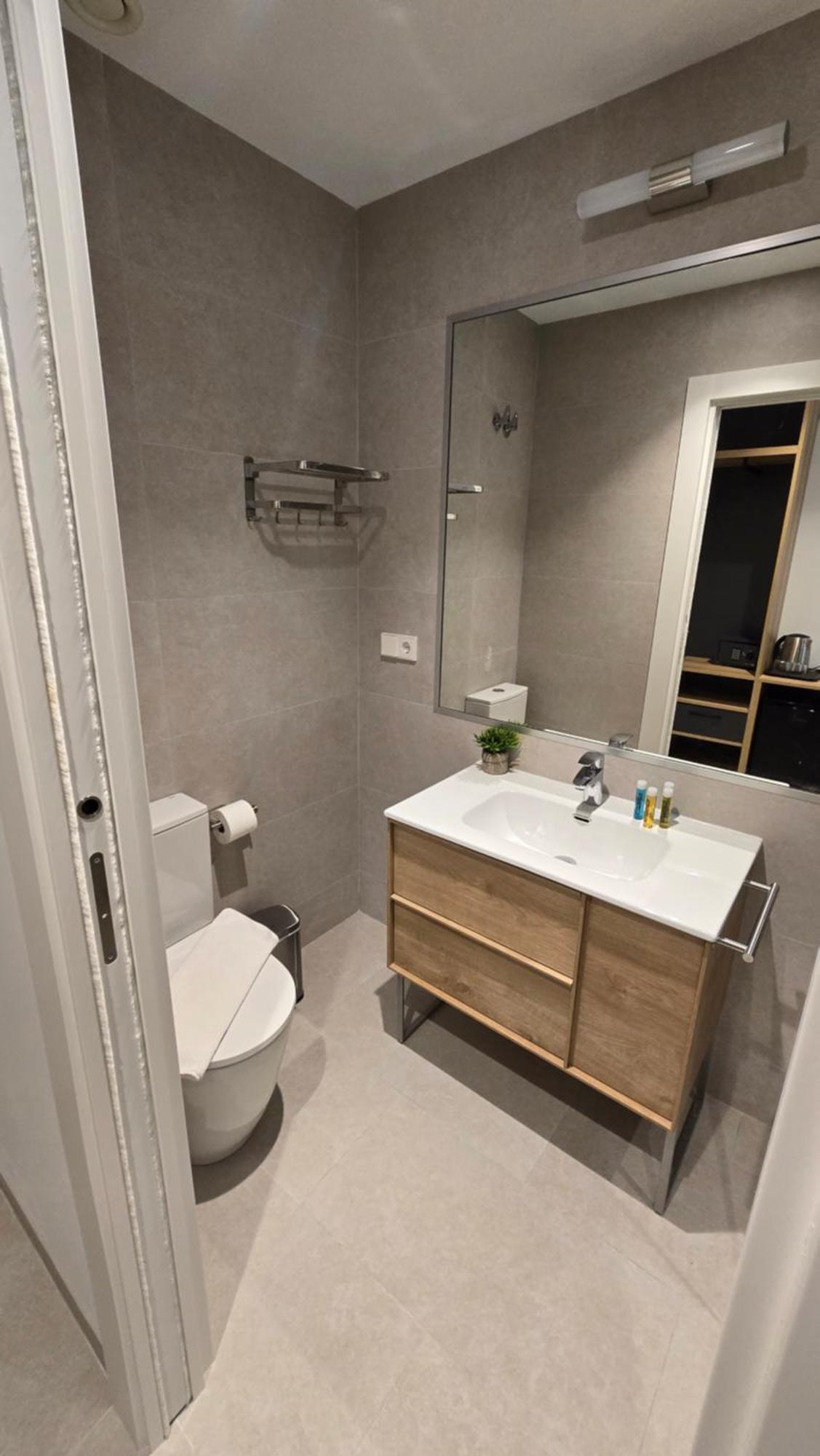 Hostal Rambla 24 By Holihome Alicante Eksteriør billede